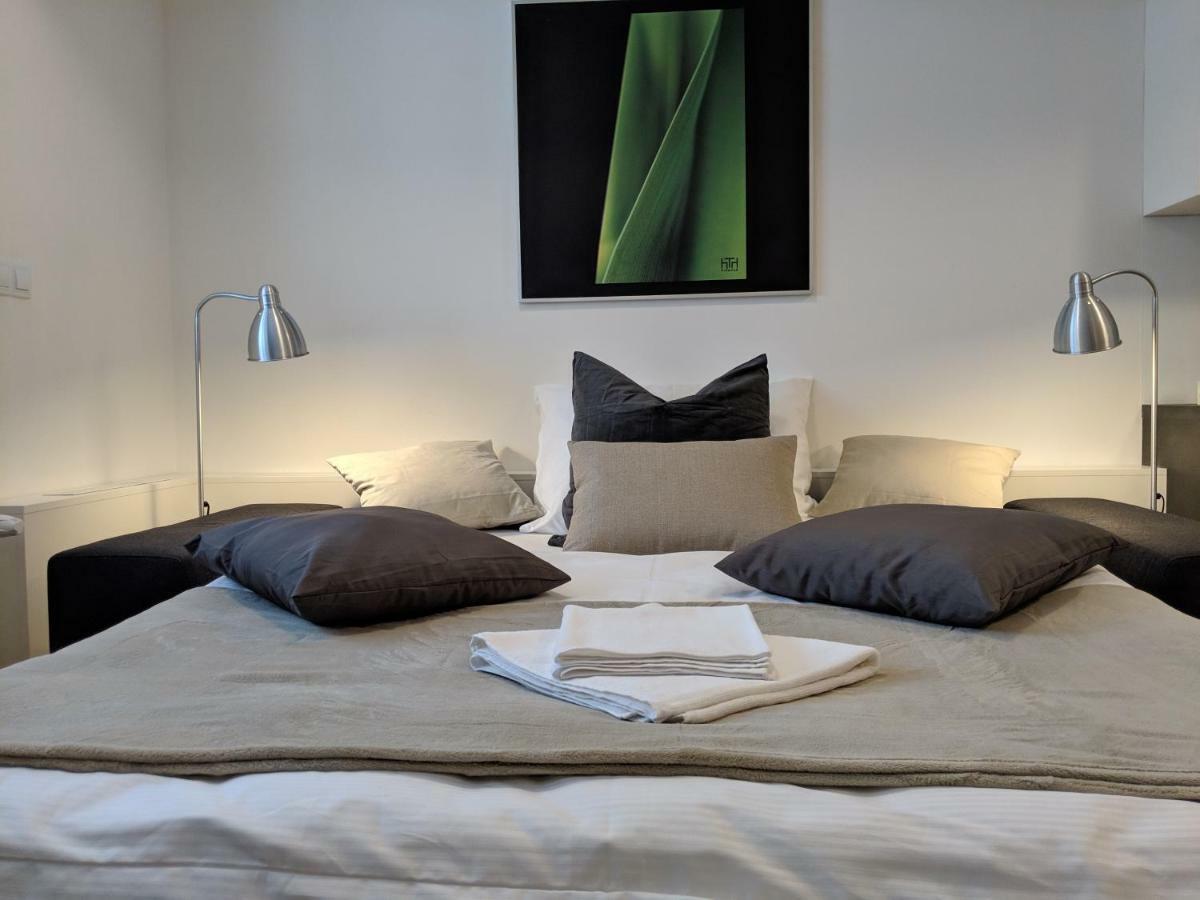 Ap 1 - Apartments 4U Brezinova "Overnight Simply" Hradec Králové Exterior foto
