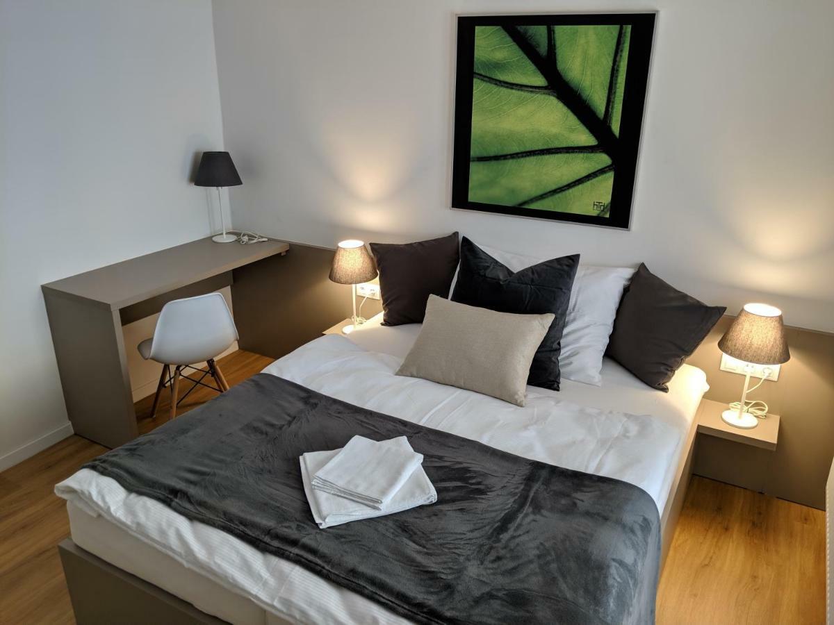 Ap 1 - Apartments 4U Brezinova "Overnight Simply" Hradec Králové Exterior foto