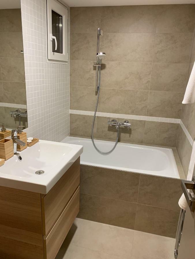 Ap 1 - Apartments 4U Brezinova "Overnight Simply" Hradec Králové Exterior foto