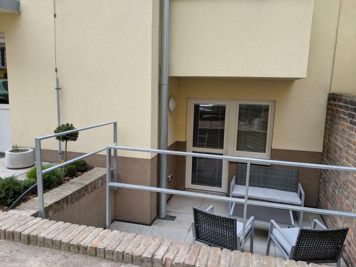 Ap 1 - Apartments 4U Brezinova "Overnight Simply" Hradec Králové Exterior foto