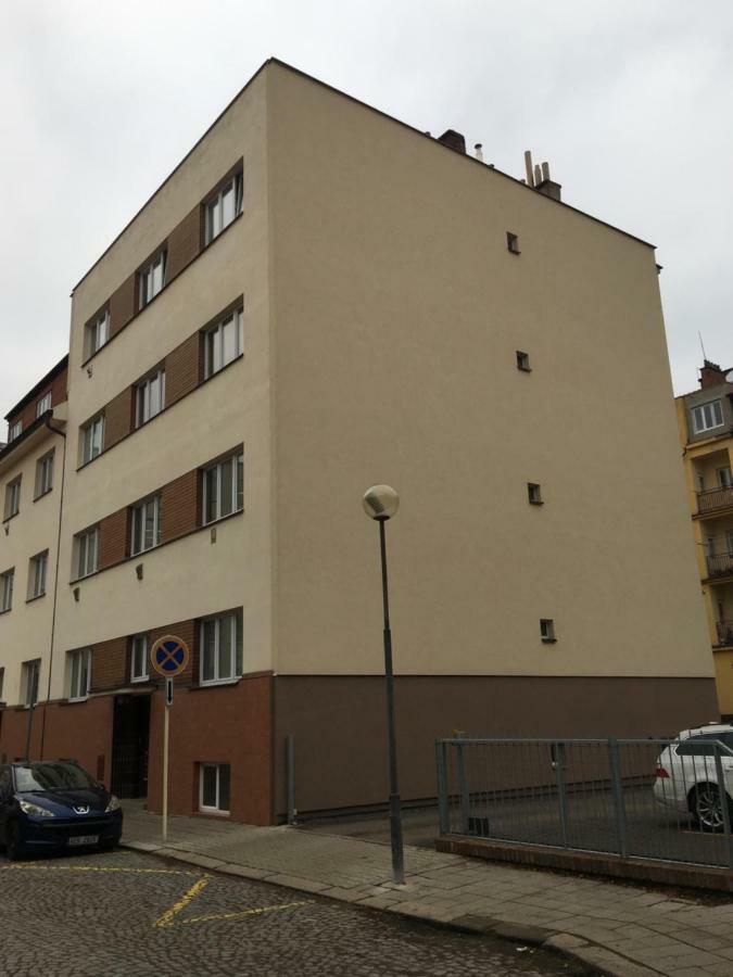 Ap 1 - Apartments 4U Brezinova "Overnight Simply" Hradec Králové Exterior foto