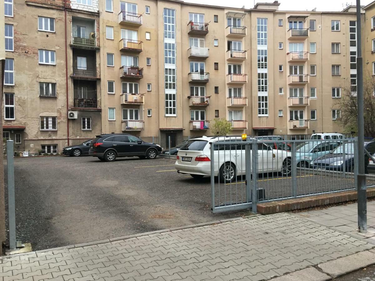 Ap 1 - Apartments 4U Brezinova "Overnight Simply" Hradec Králové Exterior foto