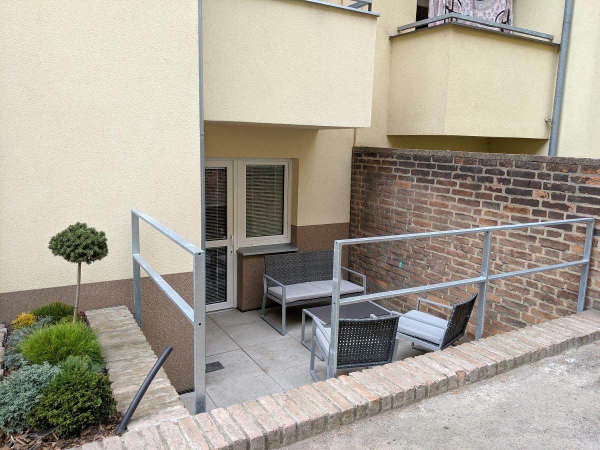 Ap 1 - Apartments 4U Brezinova "Overnight Simply" Hradec Králové Exterior foto